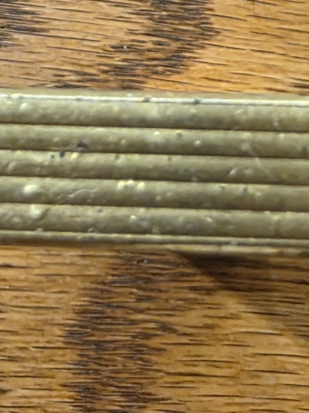 Vintage Gold Tone Ribbed Table Lighter - Picture 3 of 8